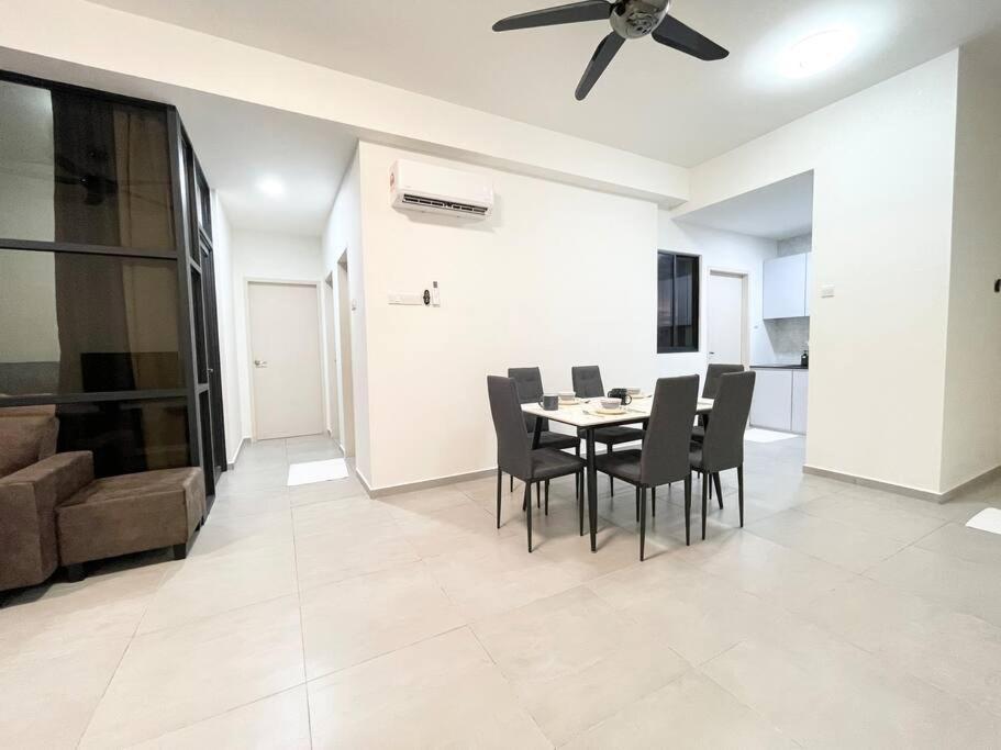 Apartamento Quartz Near To Jonker Walk With Infinity Pool Cozy 3B2B Malacca Exterior foto