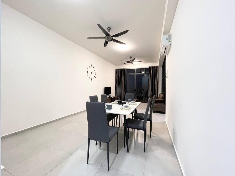 Apartamento Quartz Near To Jonker Walk With Infinity Pool Cozy 3B2B Malacca Exterior foto