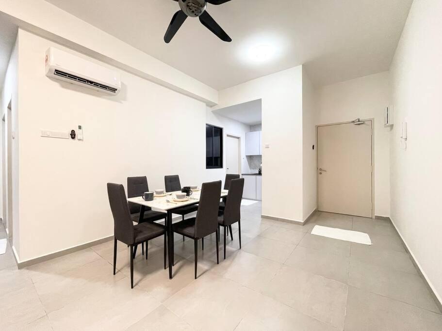 Apartamento Quartz Near To Jonker Walk With Infinity Pool Cozy 3B2B Malacca Exterior foto